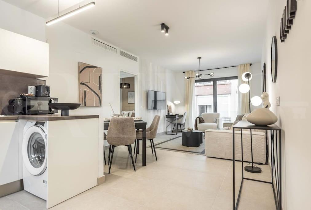 Modern Apartment With Patio & Parking By Rems Málaga Dış mekan fotoğraf