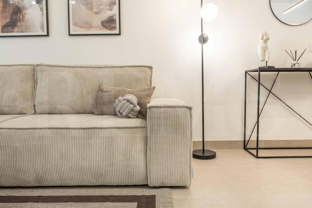 Modern Apartment With Patio & Parking By Rems Málaga Dış mekan fotoğraf