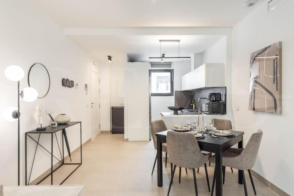 Modern Apartment With Patio & Parking By Rems Málaga Dış mekan fotoğraf