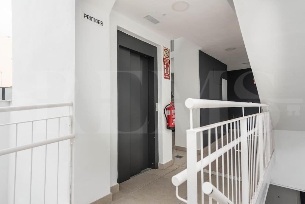 Modern Apartment With Patio & Parking By Rems Málaga Dış mekan fotoğraf