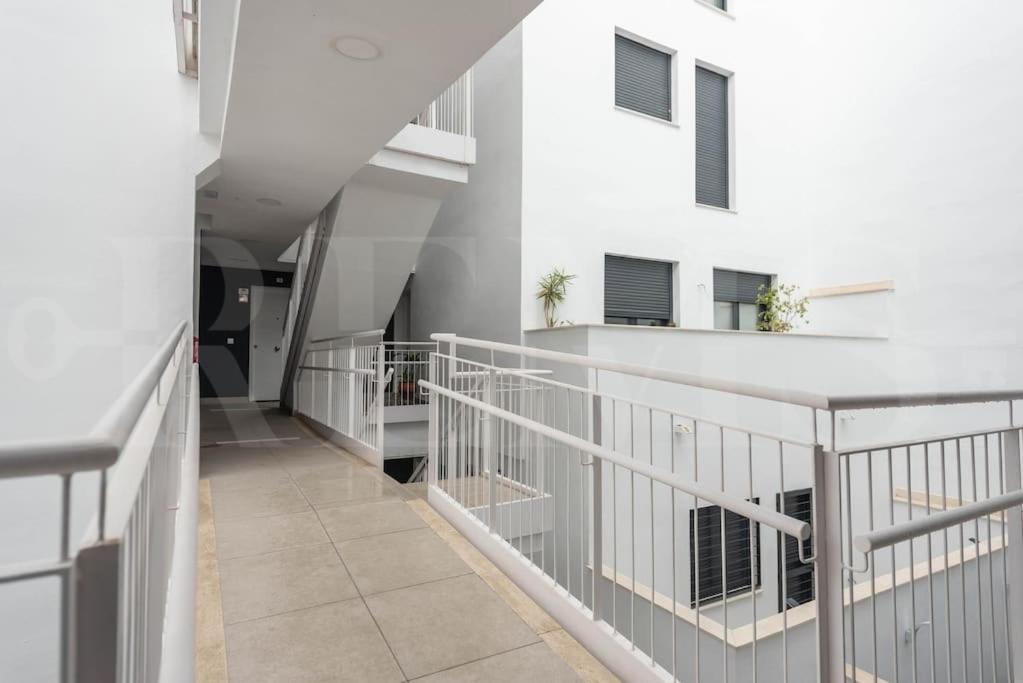Modern Apartment With Patio & Parking By Rems Málaga Dış mekan fotoğraf