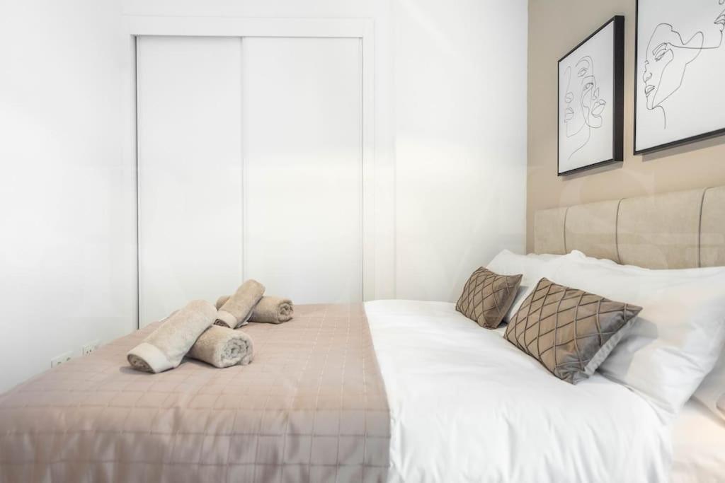 Modern Apartment With Patio & Parking By Rems Málaga Dış mekan fotoğraf